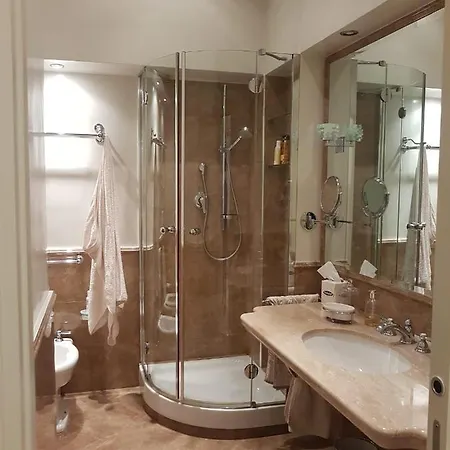 דירה Popolo Square Deluxe Flat *