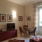 Popolo Square Deluxe Flat Lejlighed *